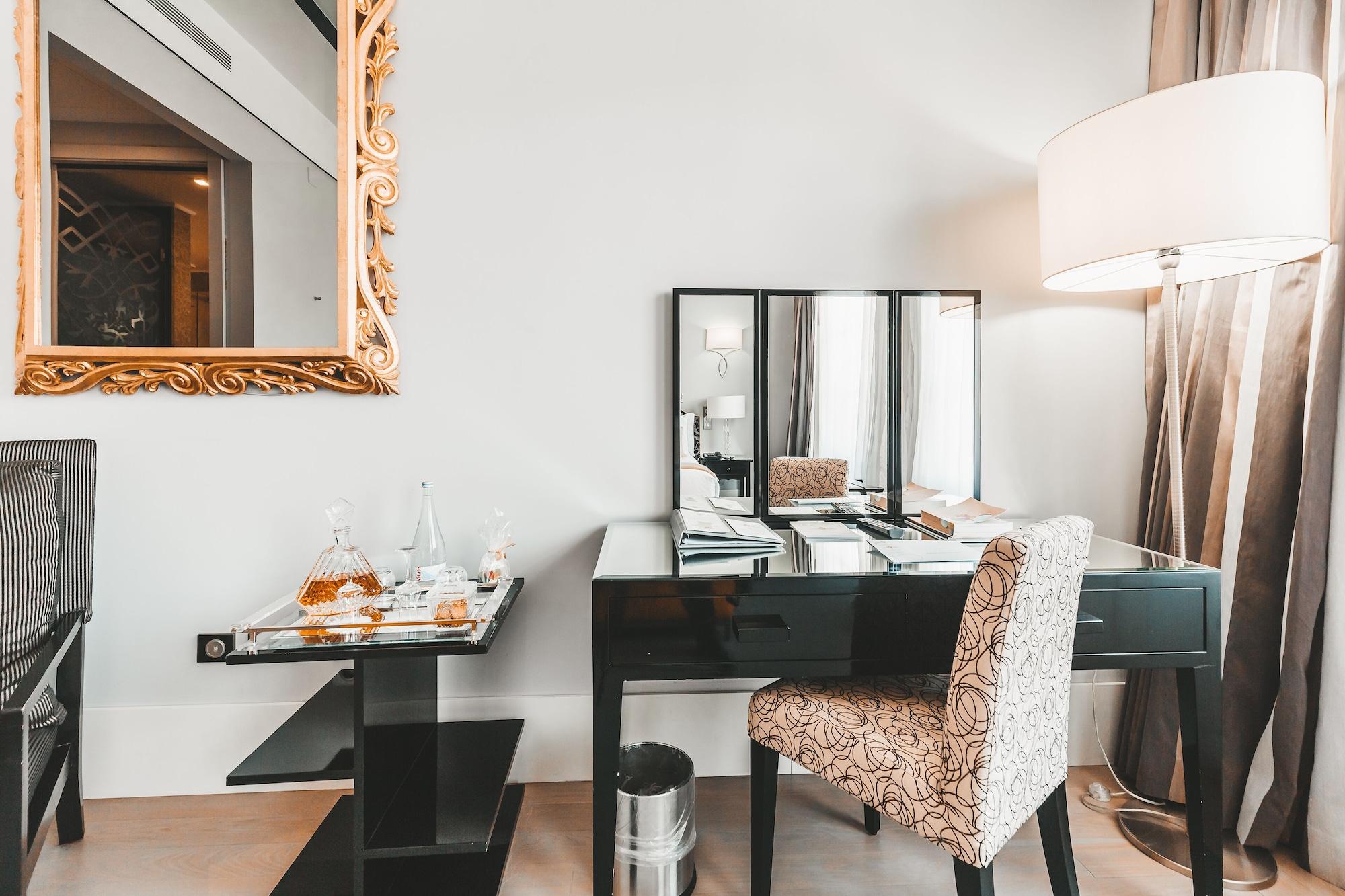 Alentejo Marmoris Hotel & Spa, A Small Luxury Hotel Of The World Vila Viçosa Exterior foto A dressing table