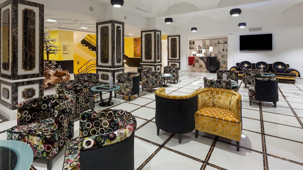 Alentejo Marmoris Hotel & Spa, A Small Luxury Hotel Of The World Vila Viçosa Exterior foto The interior of the hotel