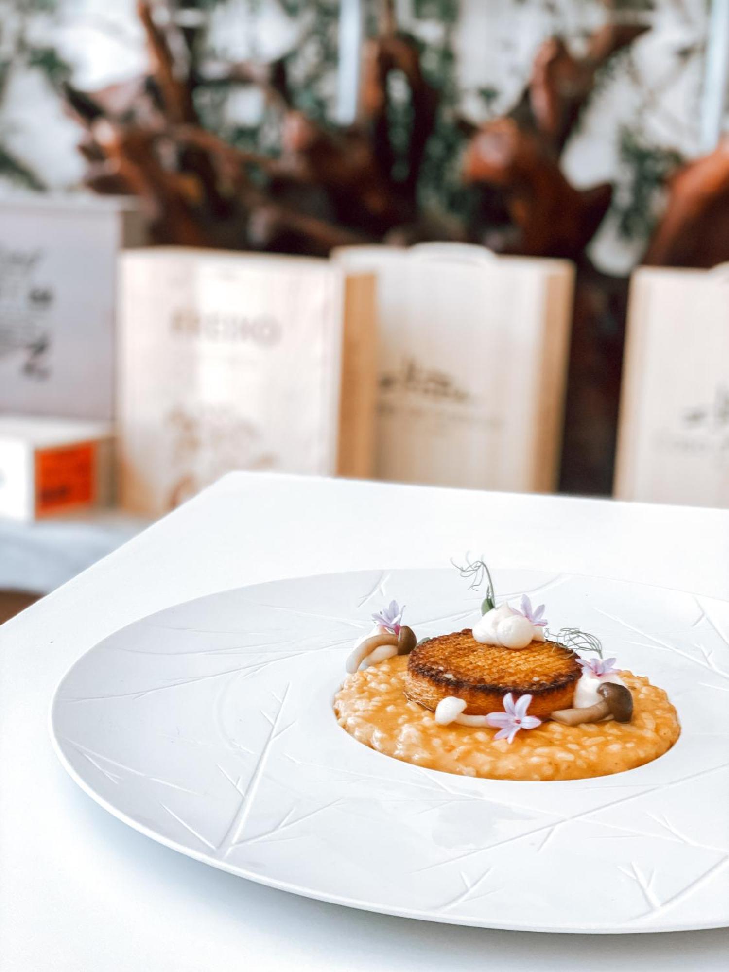 Alentejo Marmoris Hotel & Spa, A Small Luxury Hotel Of The World Vila Viçosa Exterior foto A dish at the restaurant