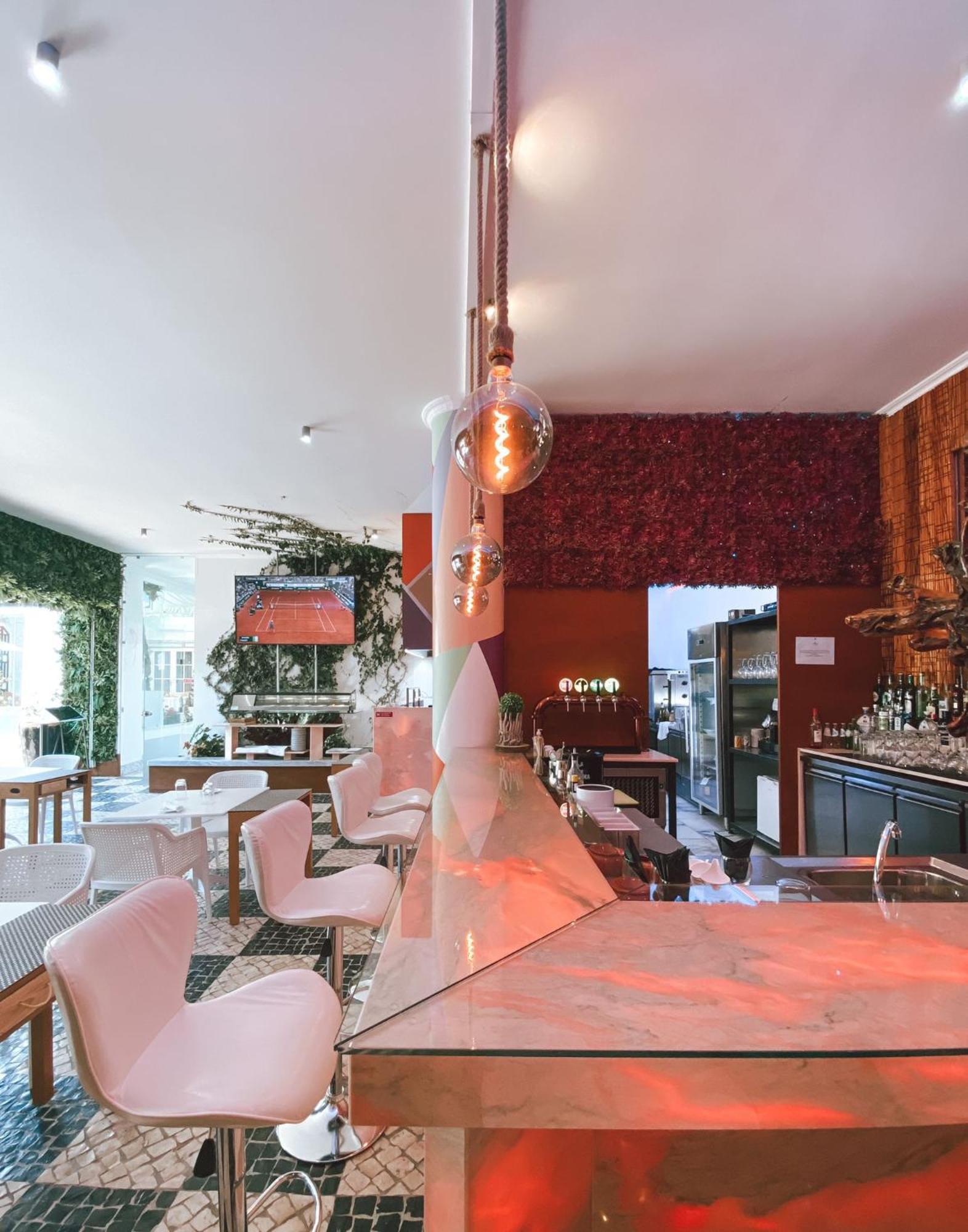 Alentejo Marmoris Hotel & Spa, A Small Luxury Hotel Of The World Vila Viçosa Exterior foto The interior of the restaurant