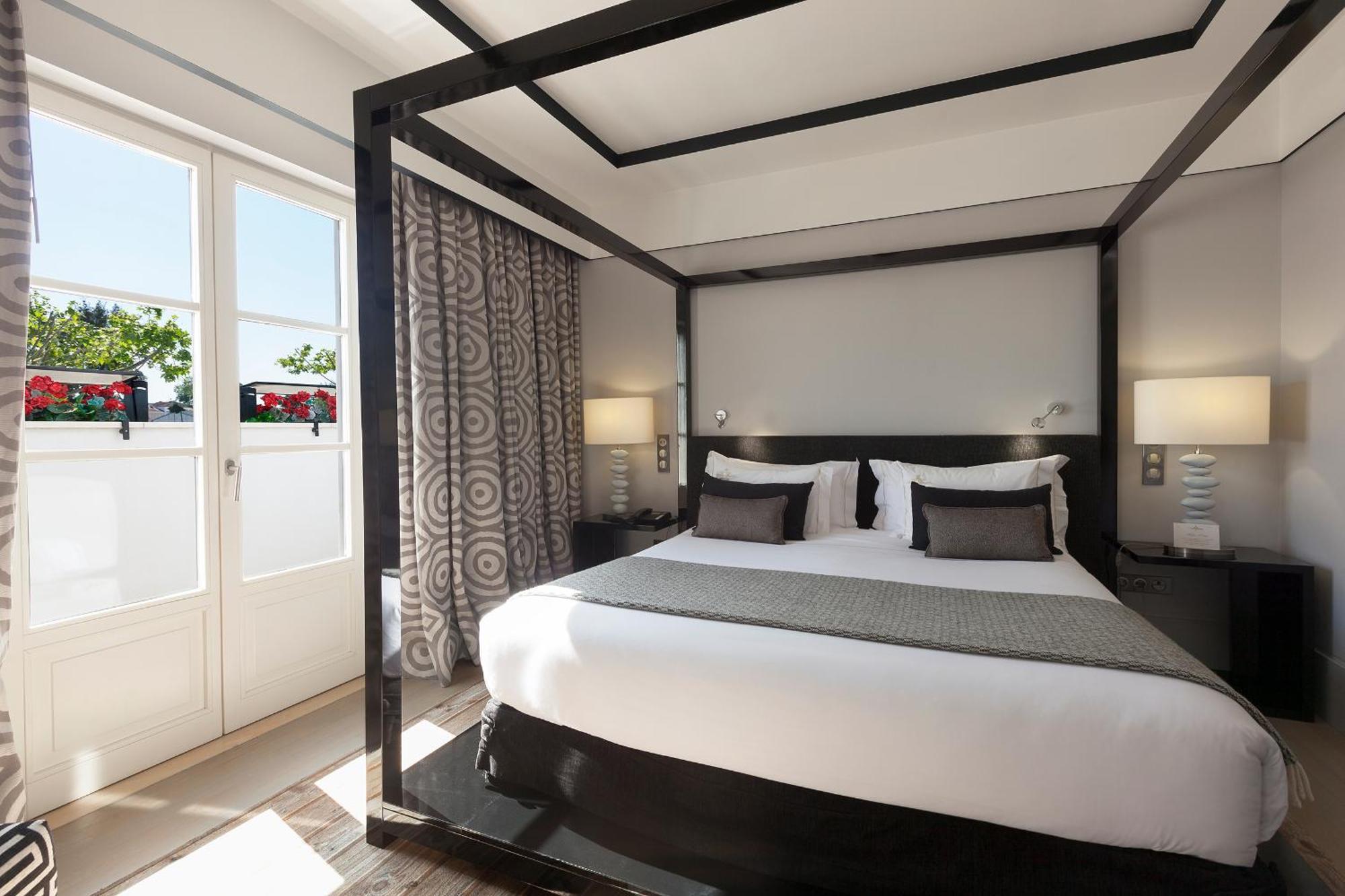 Alentejo Marmoris Hotel & Spa, A Small Luxury Hotel Of The World Vila Viçosa Exterior foto A bedroom at the hotel