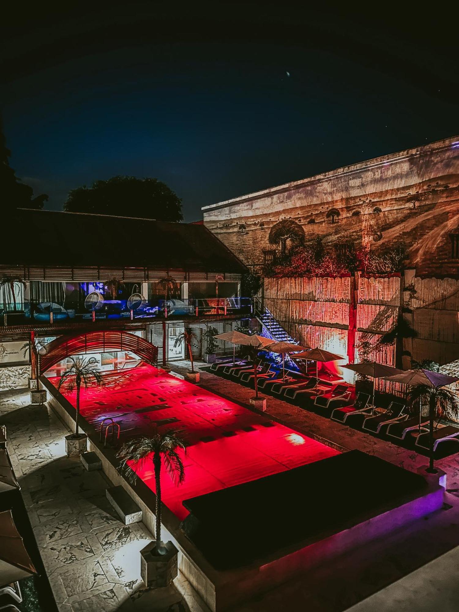 Alentejo Marmoris Hotel & Spa, A Small Luxury Hotel Of The World Vila Viçosa Exterior foto The nightclub at night